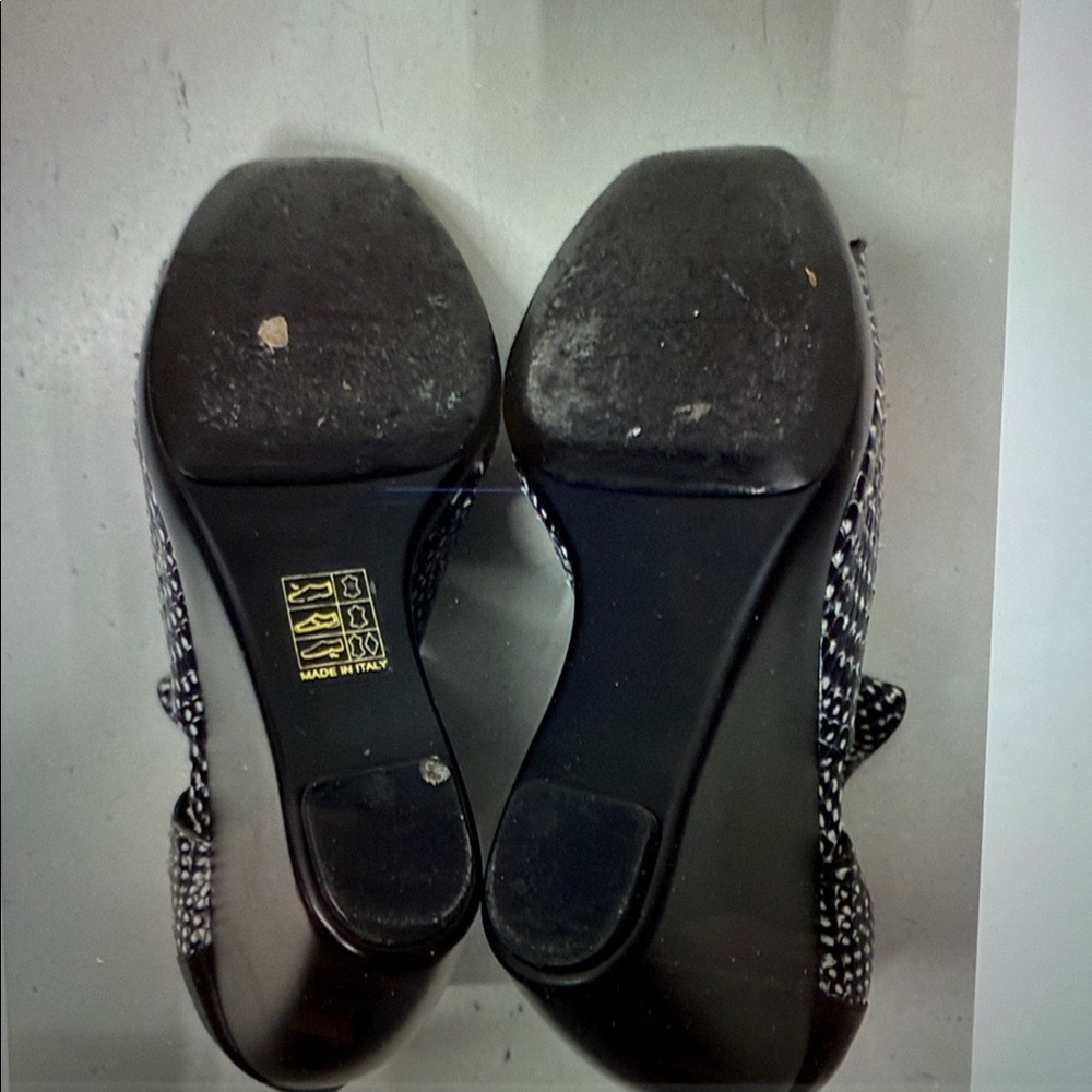 Balenciaga Black Heeled Ankle Boots with Textured Design - Picture 6 of 11